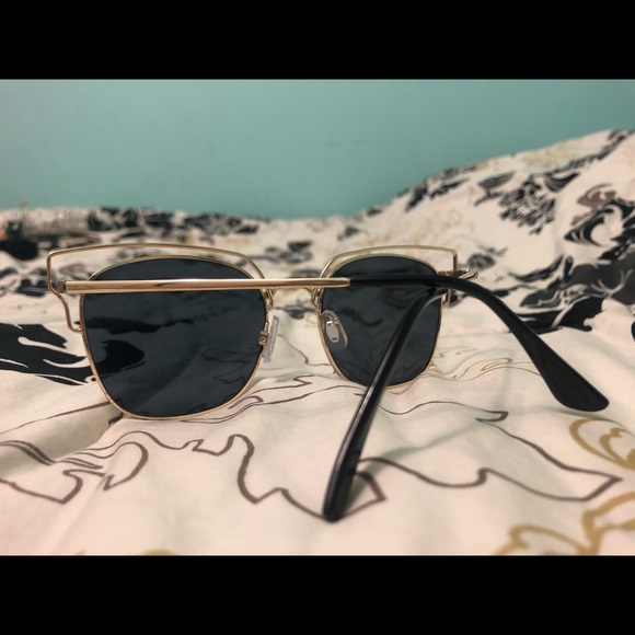 Sunglasses Combo Set! - Picture 6 of 7